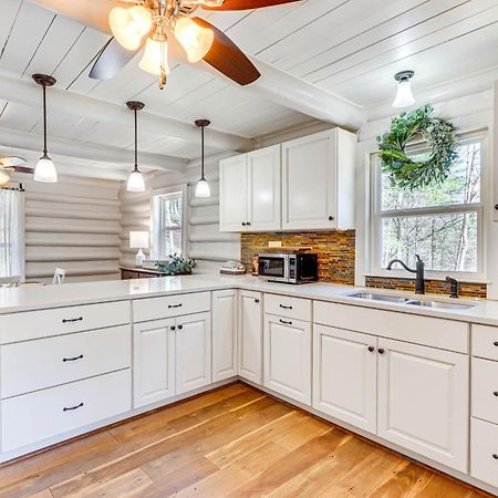 Dog-Friendly Hiawassee Cabin With Decks And Fire Pit! 외부 사진
