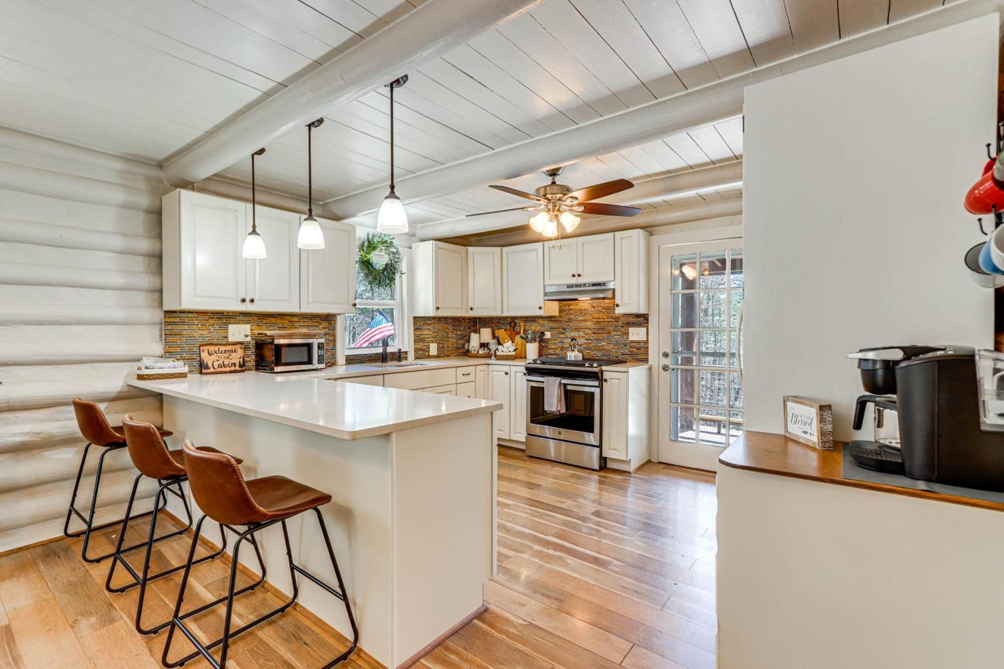Dog-Friendly Hiawassee Cabin With Decks And Fire Pit! 외부 사진