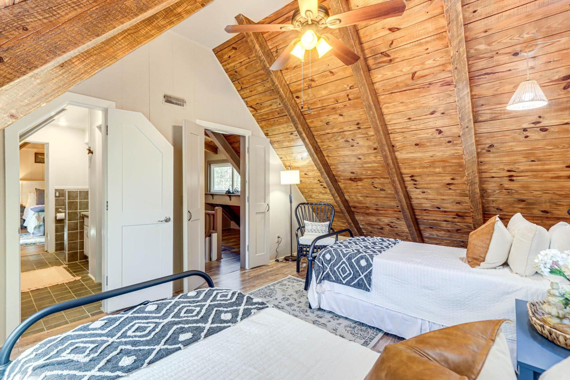 Dog-Friendly Hiawassee Cabin With Decks And Fire Pit! 외부 사진