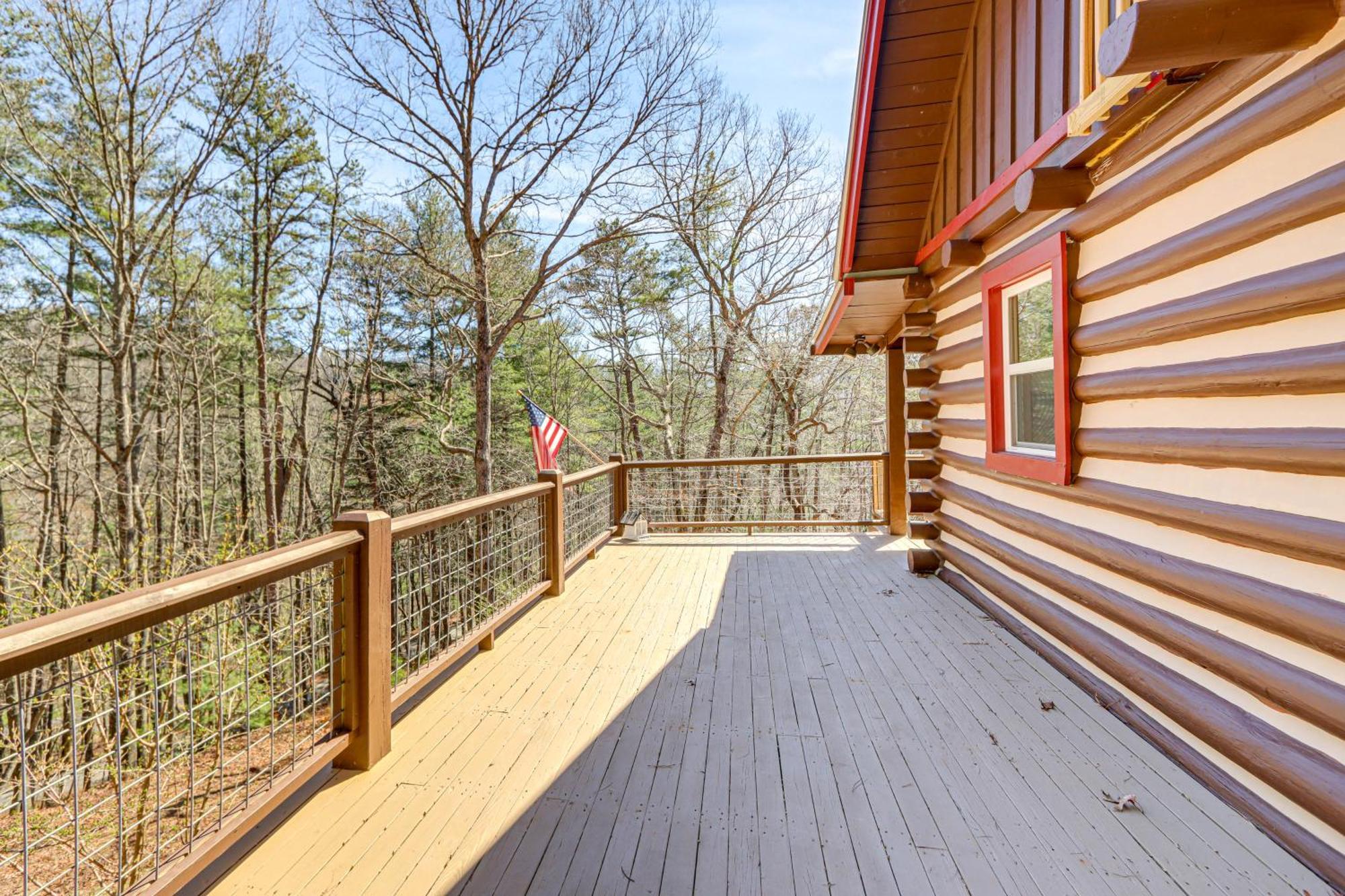 Dog-Friendly Hiawassee Cabin With Decks And Fire Pit! 외부 사진