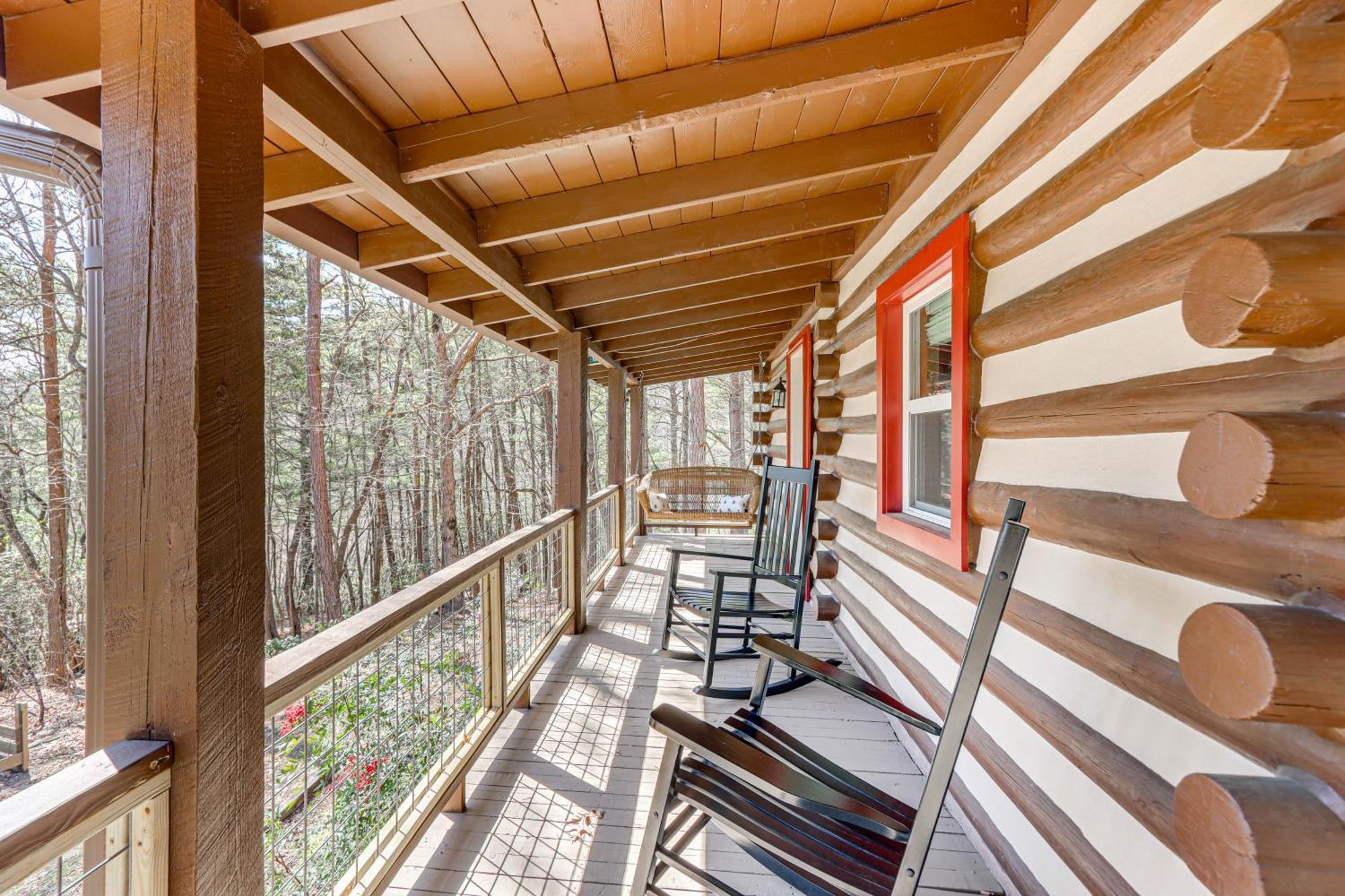 Dog-Friendly Hiawassee Cabin With Decks And Fire Pit! 외부 사진