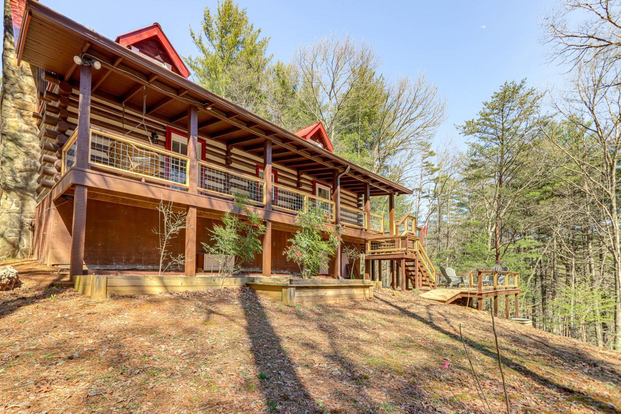 Dog-Friendly Hiawassee Cabin With Decks And Fire Pit! 외부 사진