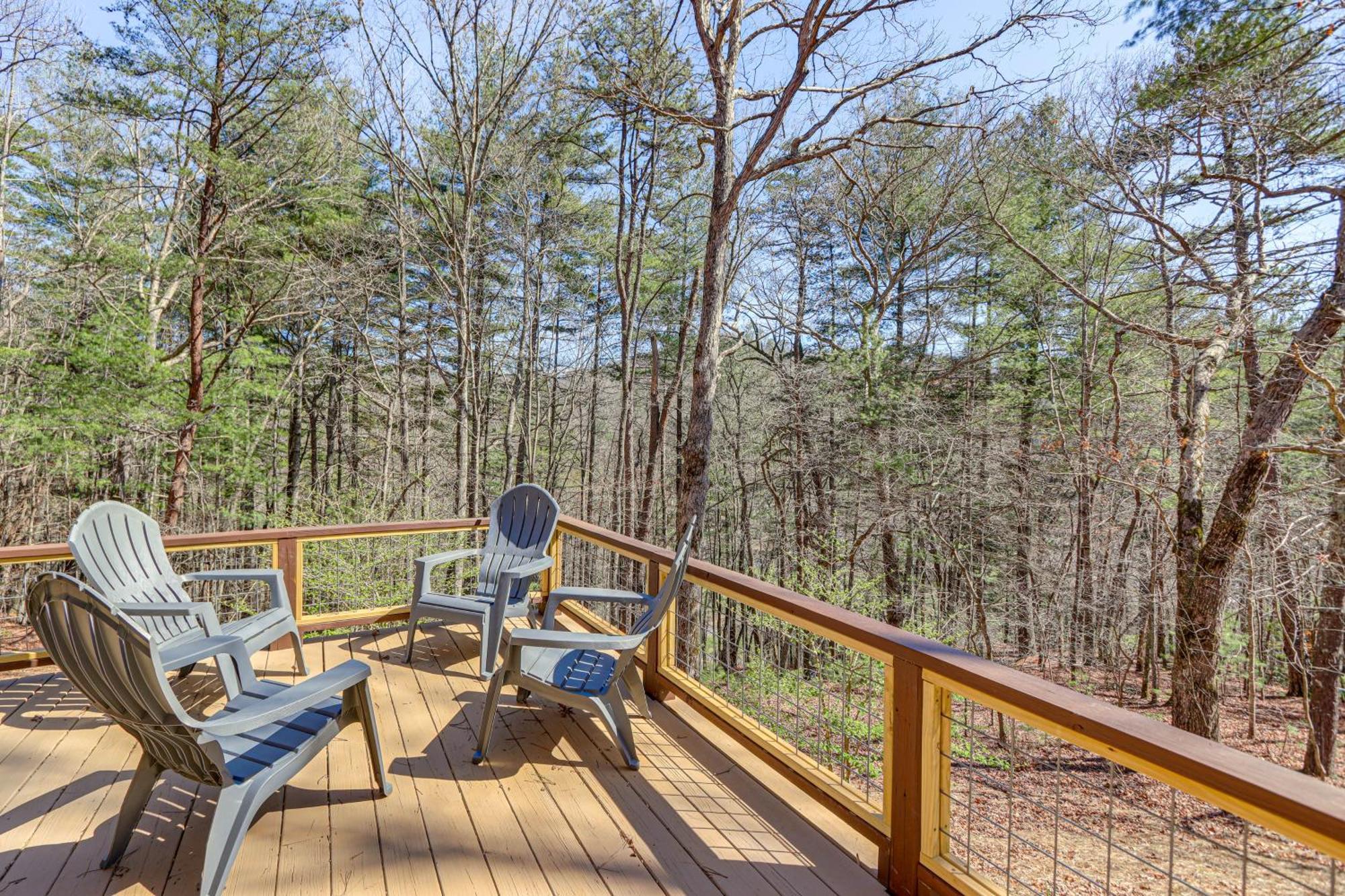 Dog-Friendly Hiawassee Cabin With Decks And Fire Pit! 외부 사진